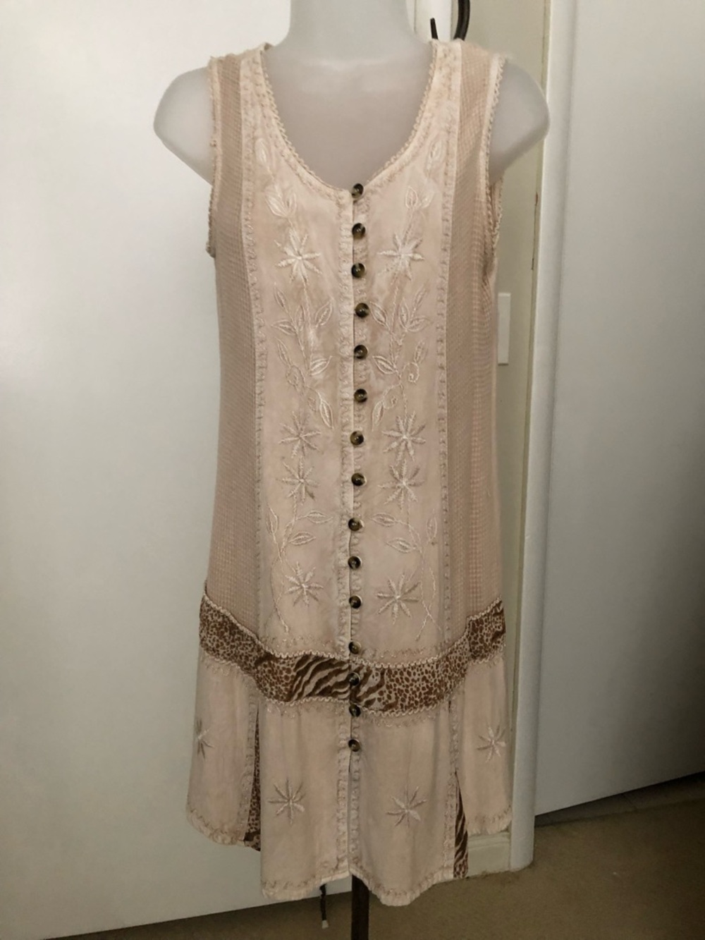raya sun Light Beige Embroidered Sleeveless Top